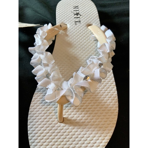 NWT MixIt Sandals - Picture 4 of 5